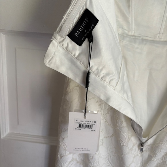 Bardot white Sheath V-Neck Sleeveless - Picture 3 of 3